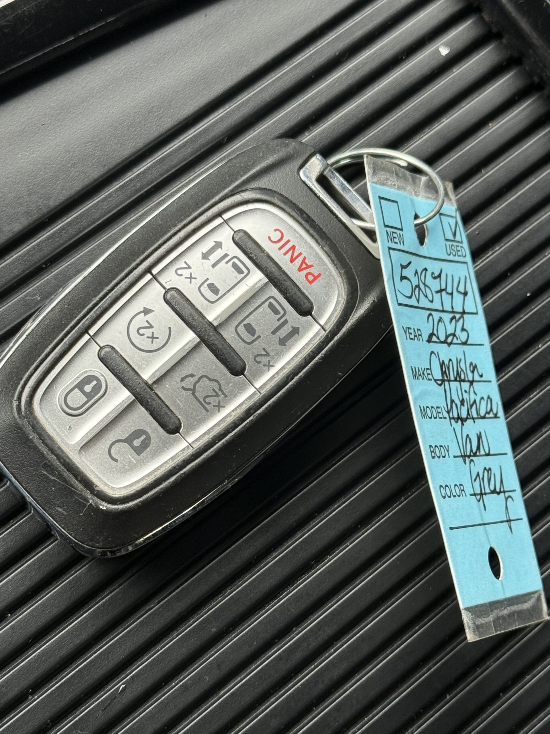 2023 Chrysler Pacifica S